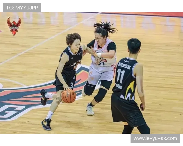 广州队南粤荣耀再添辉煌，勇夺冠军荣耀！